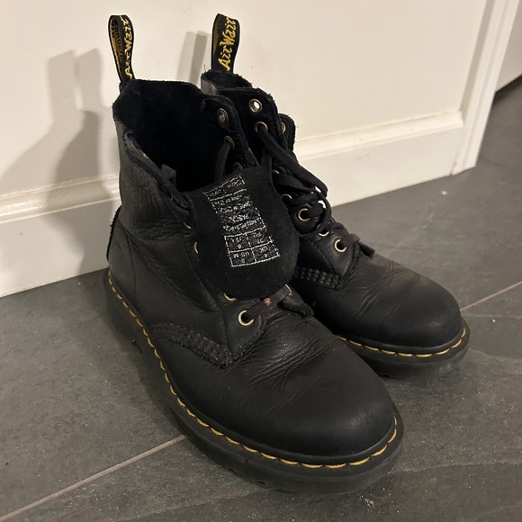 Dr Marten boots size 37 - Picture 5 of 5